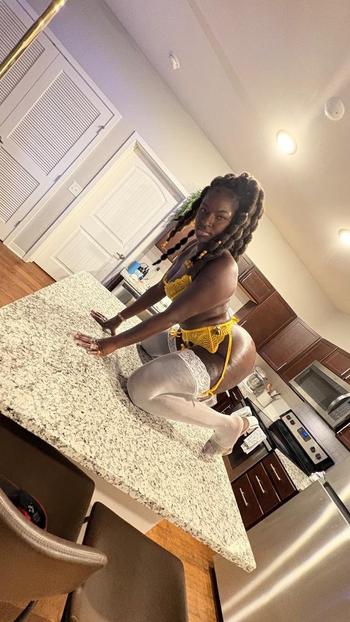 Coco, 26  female escort, Clarksville