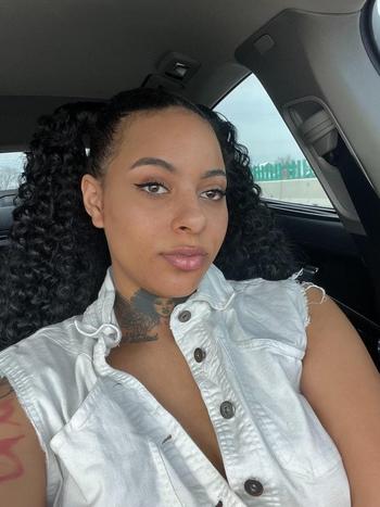 Stella, 23  female escort, Clarksville