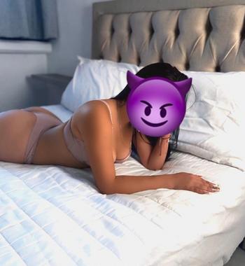 929-670-3778, 28  female escort, Clarksville